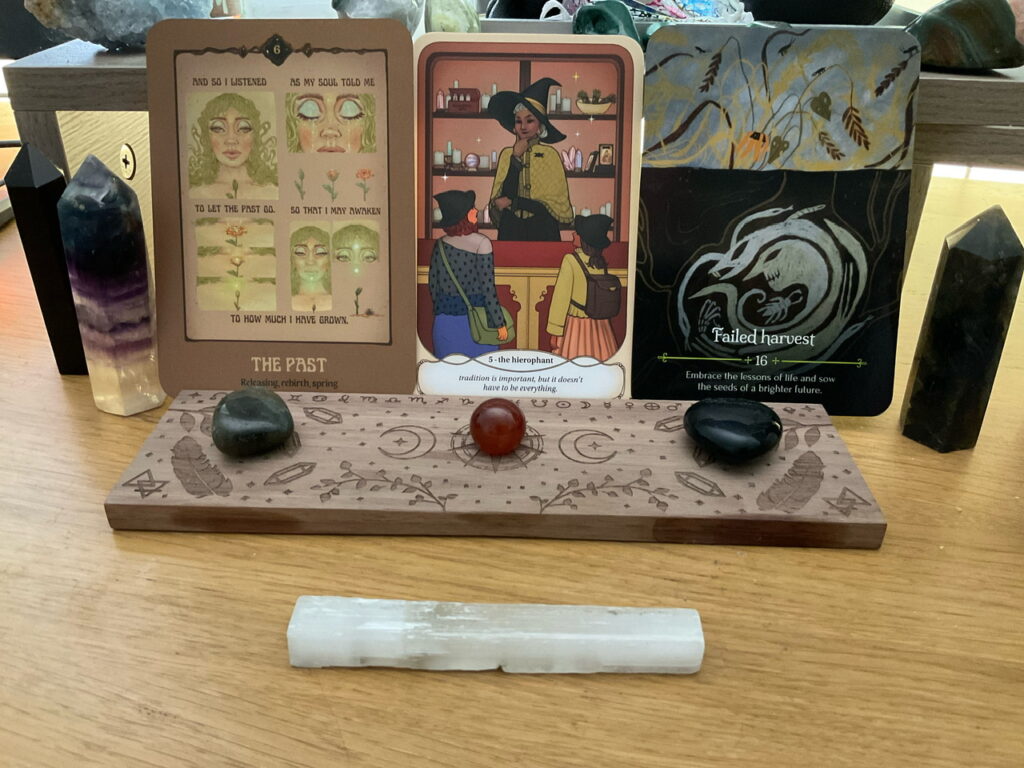 Tarot for mental health - 3 card spread about balance.